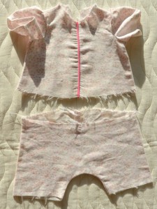 Пижамка для куклы Адора. До этой стадии дошили на детской швейной машинке, перед лицевая сторона.