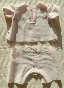 Пижамка для куклы Адора. До этой стадии дошили на детской швейной машинке, спинка изнанка.